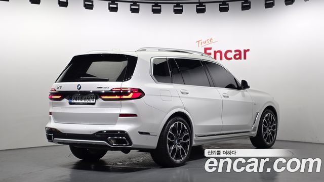 BMW X7 2025 — photo 2