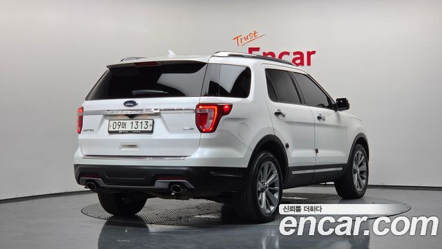 Ford Explorer 2018 — photo 2