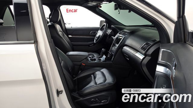 Ford Explorer 2018 — photo 11