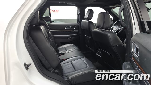 Ford Explorer 2018 — photo 12