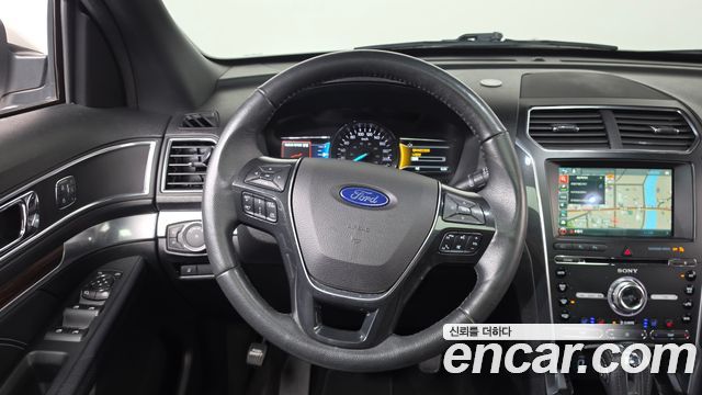 Ford Explorer 2018 — photo 13