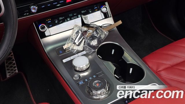 Genesis GV70 2025 — photo 9