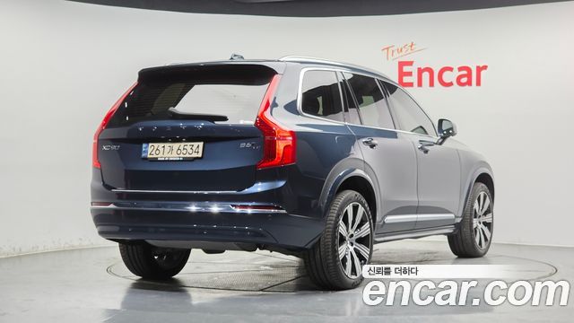 Volvo XC90 2023 — photo 2