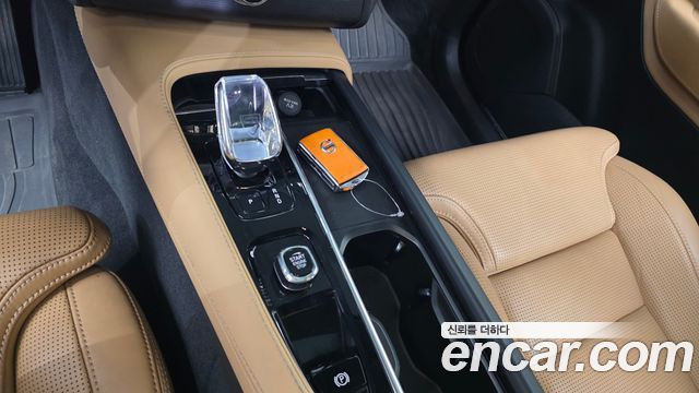 Volvo XC90 2023 — photo 9