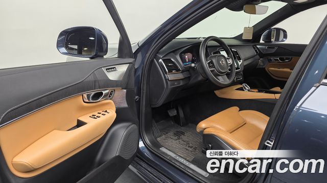 Volvo XC90 2023 — photo 10
