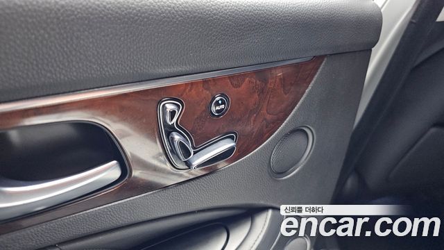 Hyundai Equus 2015 — photo 28