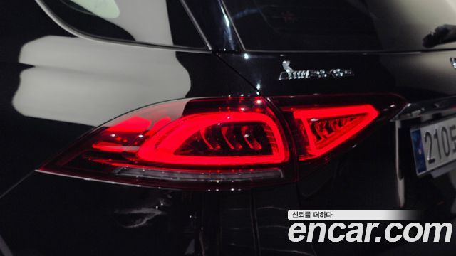 Mercedes-Benz GLE-Class 2023 — photo 9