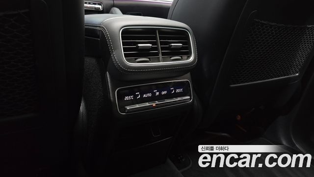 Mercedes-Benz GLE-Class 2023 — photo 31