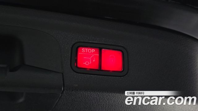 Mercedes-Benz GLE-Class 2023 — photo 36