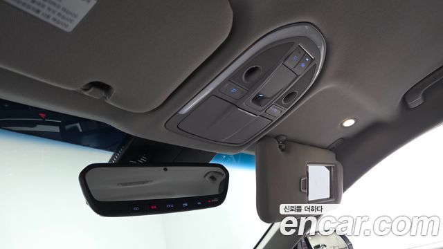 Genesis G80 2019 — photo 25