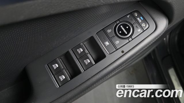 Genesis G80 2019 — photo 30