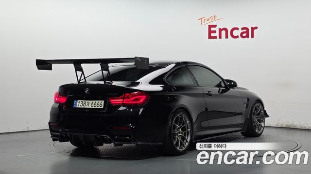 BMW M4 2018 — photo 2