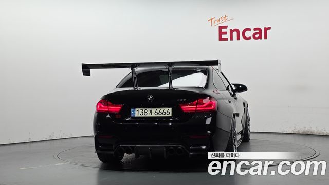 BMW M4 2018 — photo 4