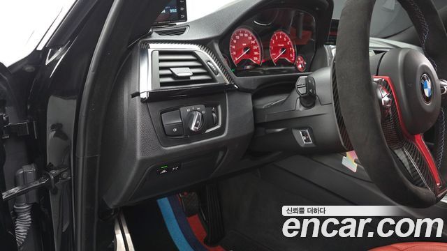 BMW M4 2018 — photo 18