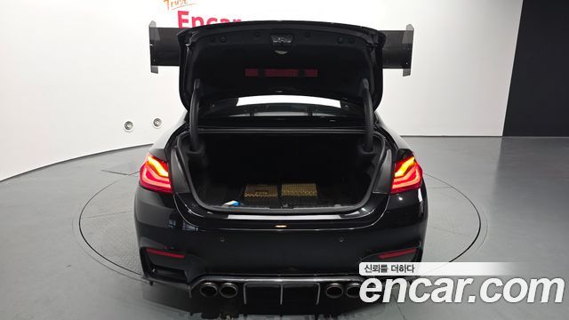 BMW M4 2018 — photo 26
