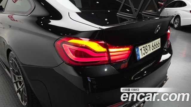 BMW M4 2018 — photo 9