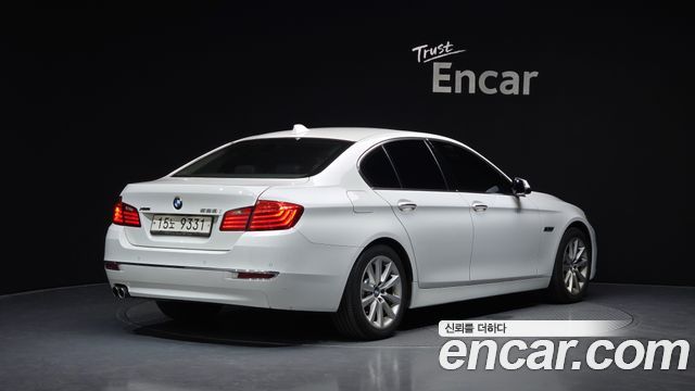 BMW 5-Series 2016 — photo 2