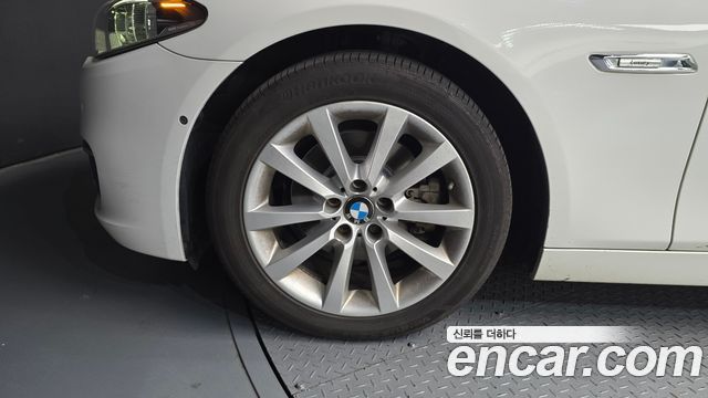 BMW 5-Series 2016 — photo 5