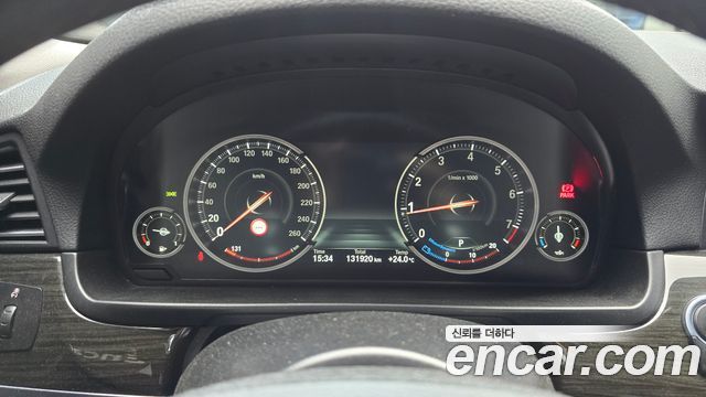 BMW 5-Series 2016 — photo 8