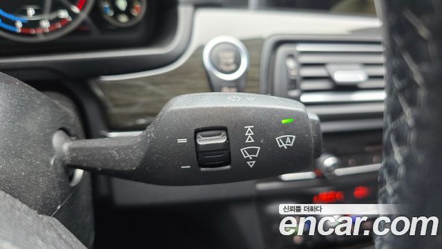 BMW 5-Series 2016 — photo 15