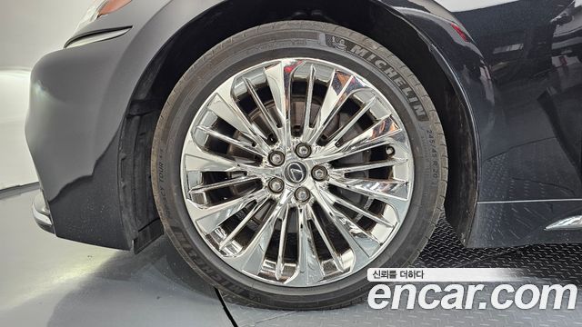 Lexus LS 2018 — photo 5
