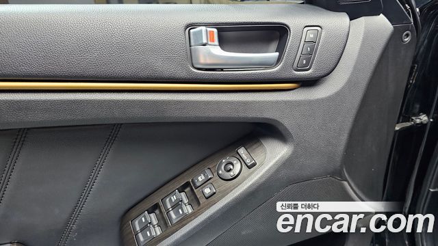 Kia K7 2012 — photo 16