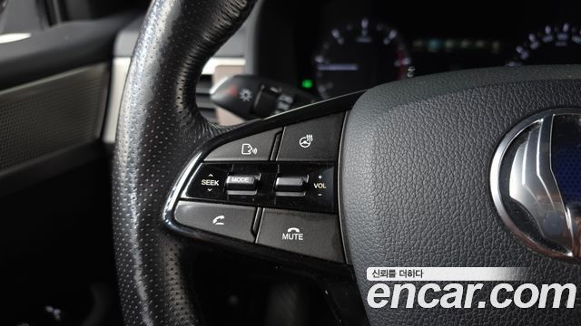 KG Mobility Rexton 2018 — photo 23