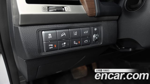 KG Mobility Rexton 2018 — photo 26
