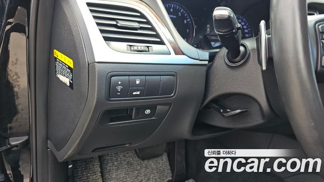 Hyundai Genesis 2016 — photo 18