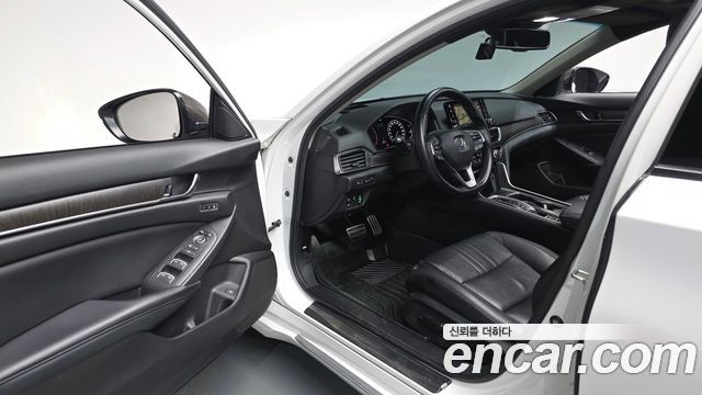 Honda Accord 2018 — photo 13
