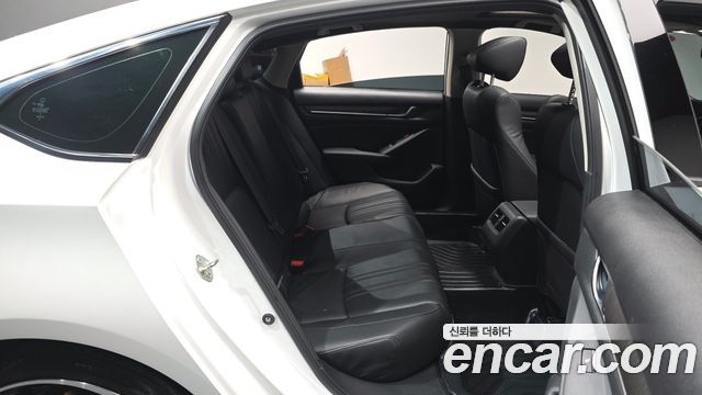 Honda Accord 2018 — photo 18