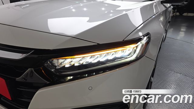 Honda Accord 2018 — photo 8