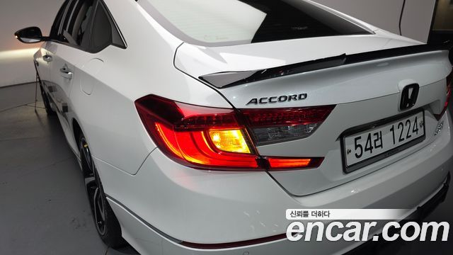 Honda Accord 2018 — photo 9