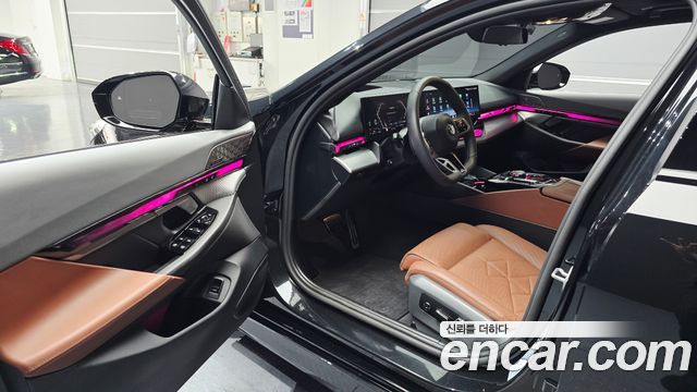 BMW 5-Series 2026 — photo 13