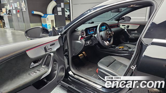 Mercedes-Benz CLA-Class 2025 — photo 13