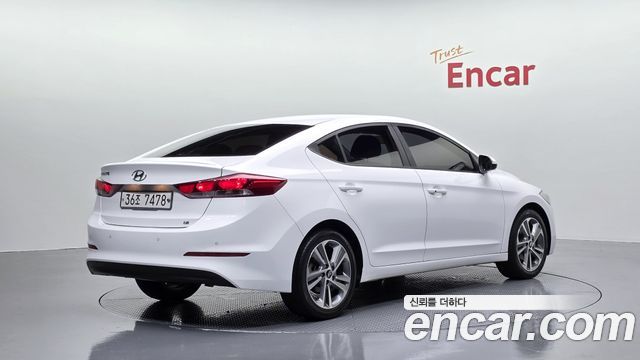 Hyundai AVANTE 2018 — photo 2