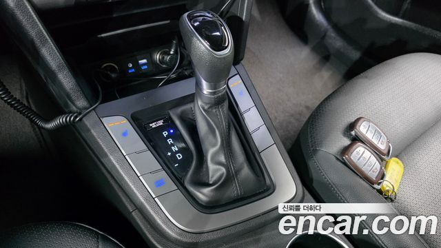 Hyundai AVANTE 2018 — photo 12