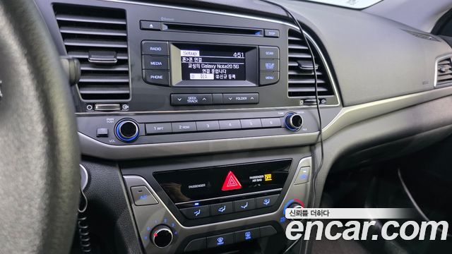 Hyundai AVANTE 2018 — photo 21