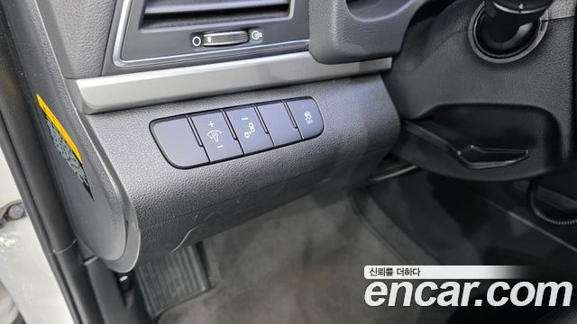 Hyundai AVANTE 2018 — photo 23
