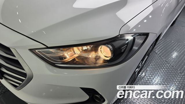 Hyundai AVANTE 2018 — photo 8