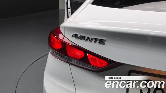 Hyundai AVANTE 2018 — photo 9