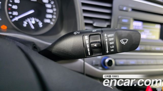 Hyundai AVANTE 2018 — photo 27