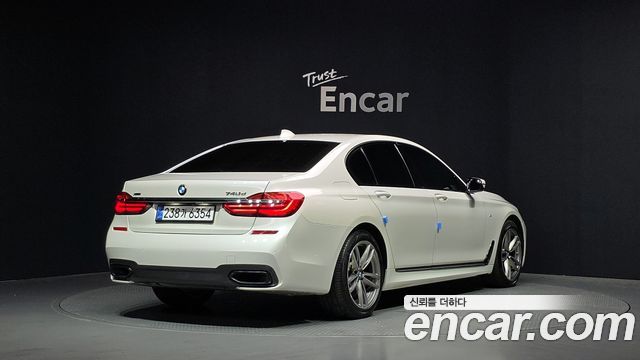 BMW 7-Series 2019 — photo 2