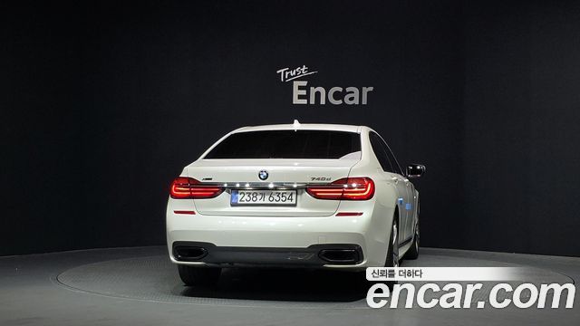 BMW 7-Series 2019 — photo 4