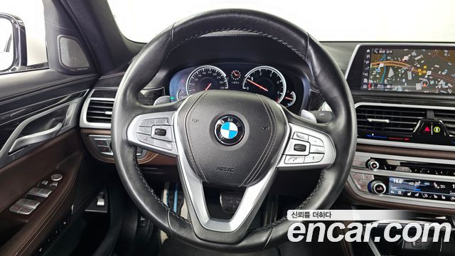 BMW 7-Series 2019 — photo 13