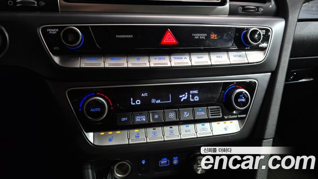Hyundai Sonata 2018 — photo 32