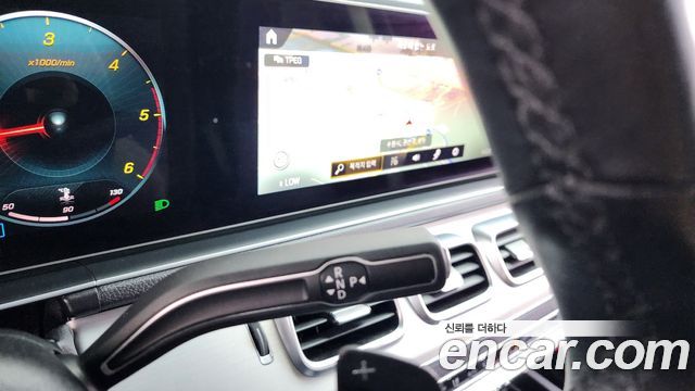 Mercedes-Benz GLE-Class 2020 — photo 12