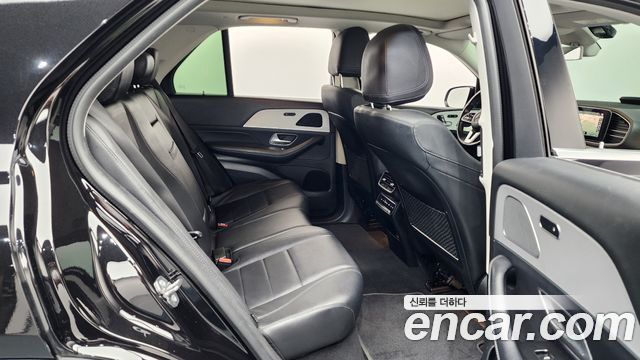 Mercedes-Benz GLE-Class 2020 — photo 17