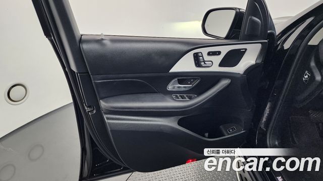 Mercedes-Benz GLE-Class 2020 — photo 14