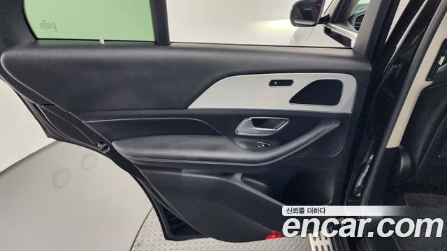 Mercedes-Benz GLE-Class 2020 — photo 15